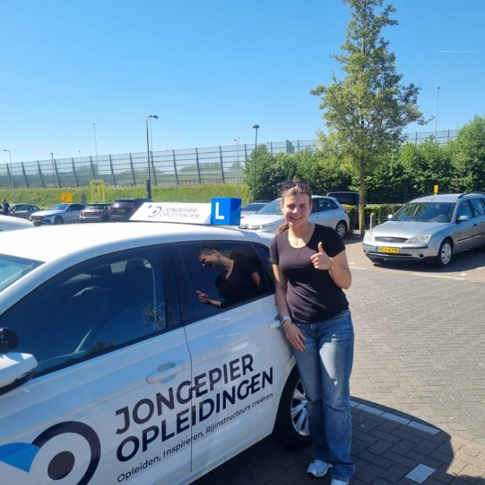 Geslaagde rijinstructeur bij Jongepier Opleidingen