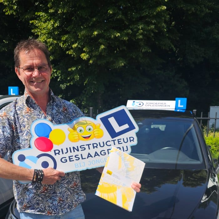 Geslaagde rijinstructeur bij Jongepier Opleidingen
