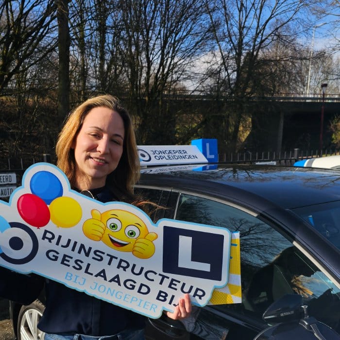 Geslaagde rijinstructeur bij Jongepier Opleidingen