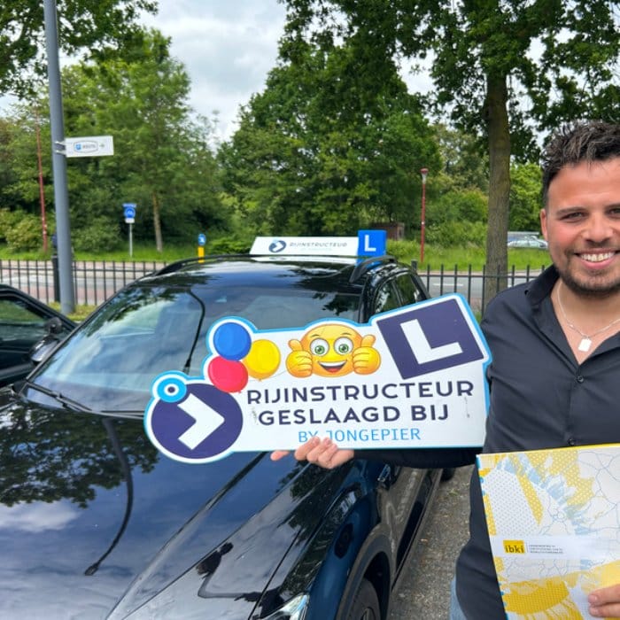 Geslaagde rijinstructeur bij Jongepier Opleidingen
