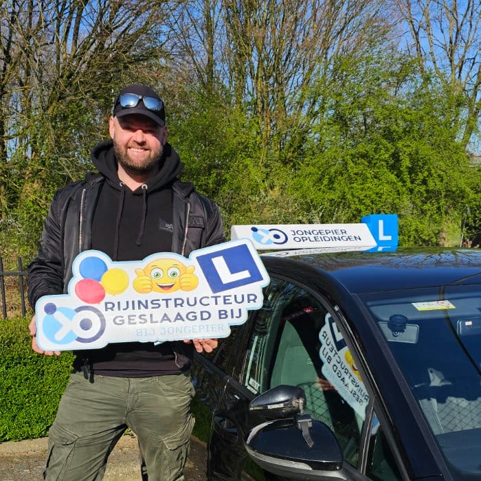 Geslaagde rijinstructeur bij Jongepier Opleidingen