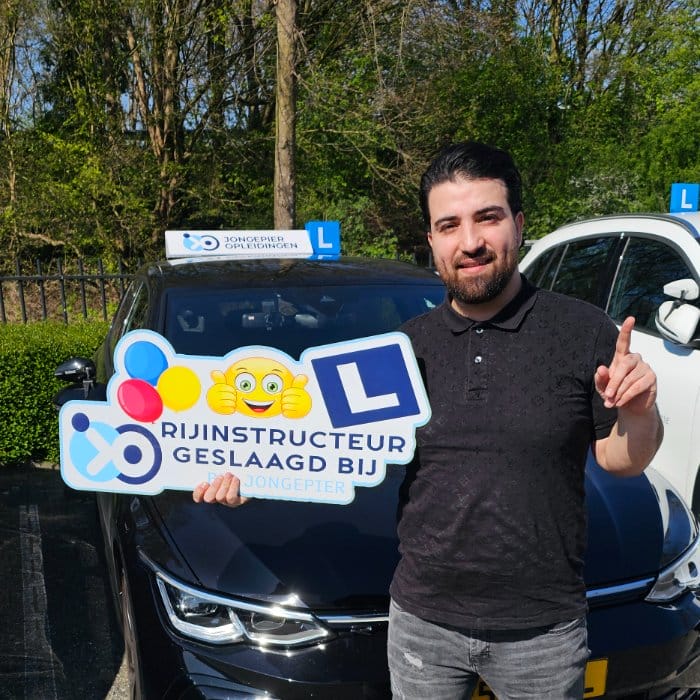 Geslaagde rijinstructeur bij Jongepier Opleidingen