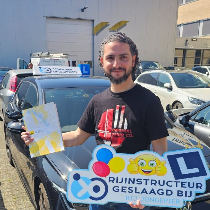Geslaagde rijinstructeur bij Jongepier Opleidingen