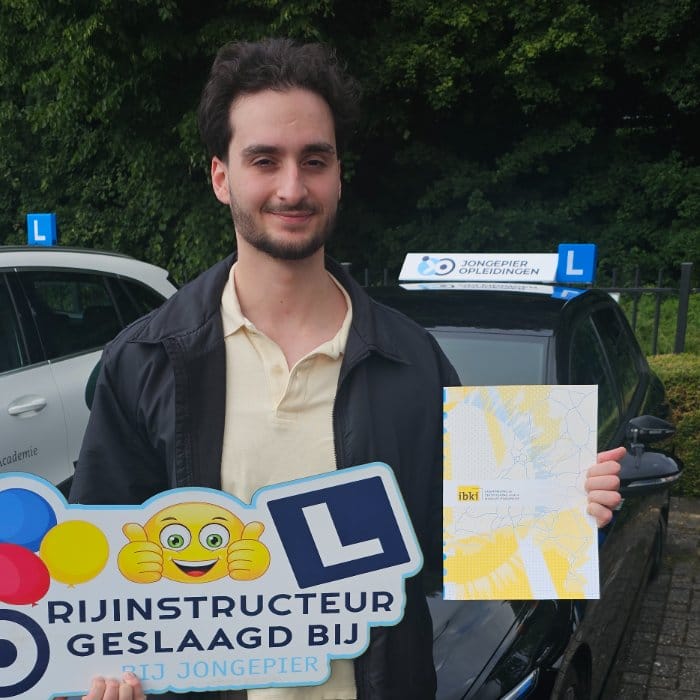 Geslaagde rijinstructeur bij Jongepier Opleidingen